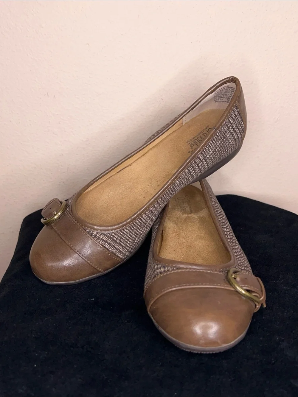 Size 7 Womens Croft And Barrow Ortholite Flats Tweed Tan Brown Buckle Academia